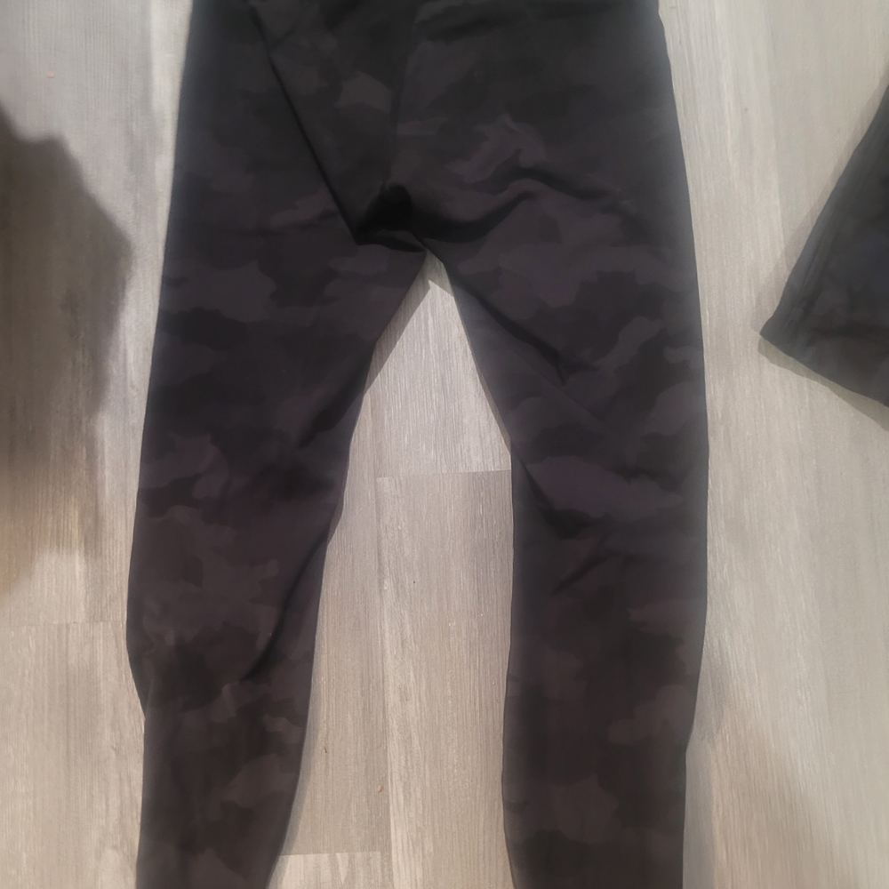 Lululemon Athletica Black Camo Set - Picture 4 of 7